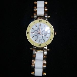 🎈3 for 25 items w/🎈 Geneva Platinum Watch